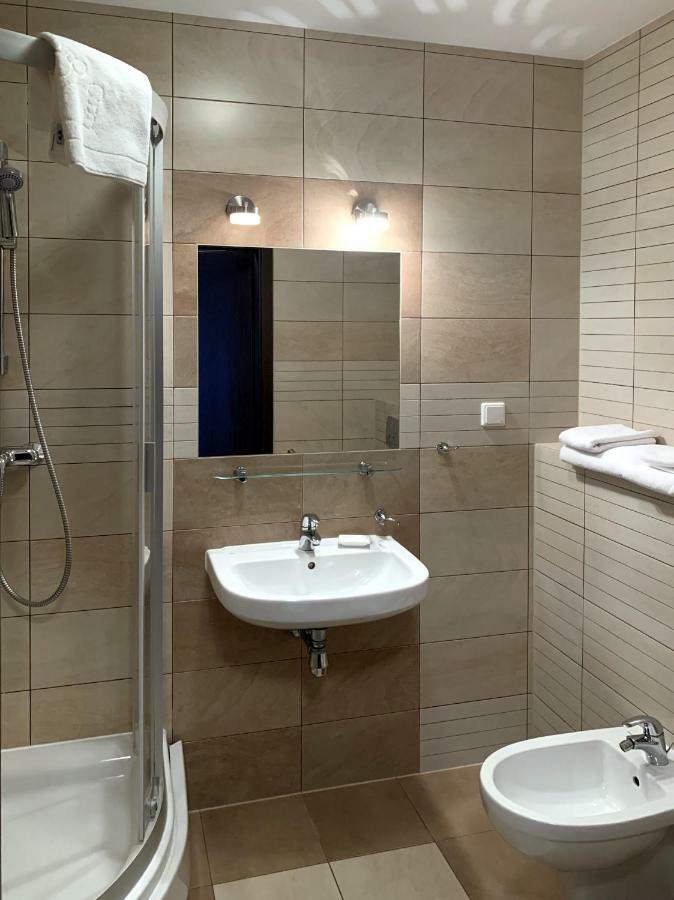 Apartament Tit Aquarius Spa 코워브제크 외부 사진